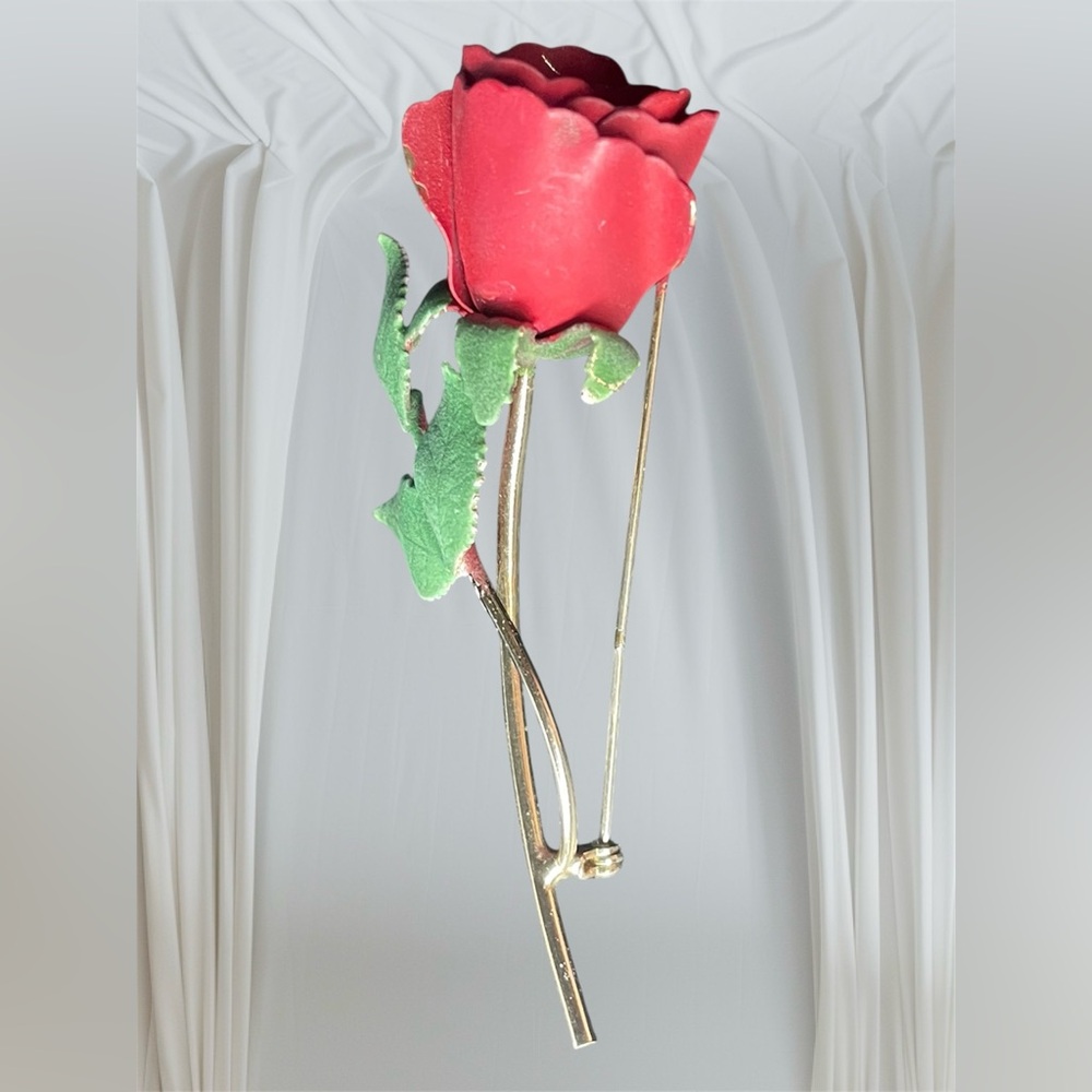 Vintage Red Rose Brooch Pin Flower floral Lapel Gold Grannycore